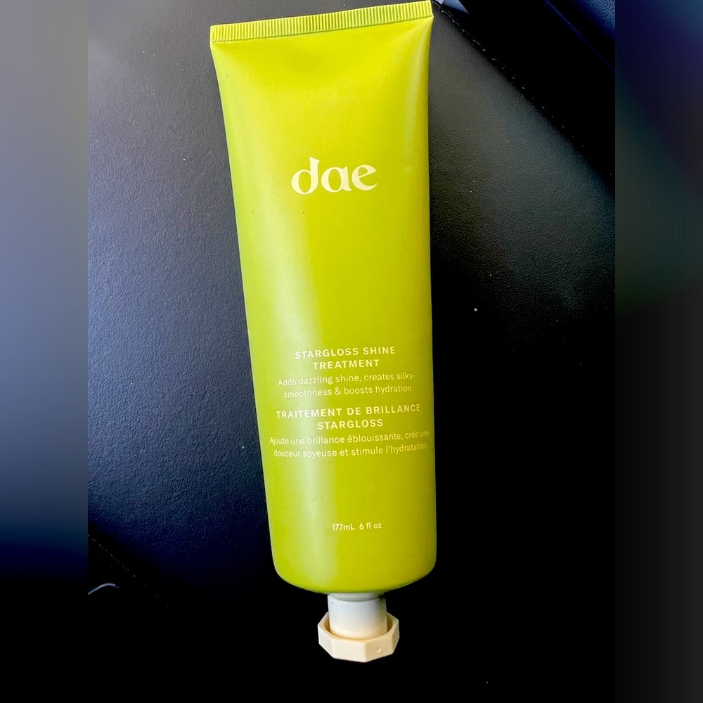 Dae nourishing gloss treatment